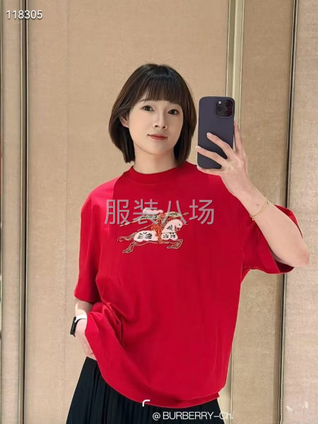 Burberry新禧贺岁战马骑士女款T恤-第2张图片