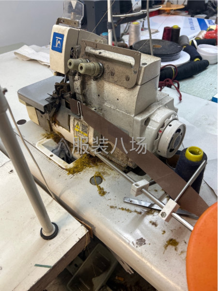 有一台自动剪线靠边车，和一台包裆机转让，-第2张图片