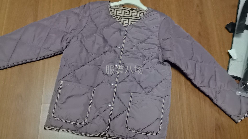 招靠谱的熟练缝纫工。只招夫妻档，宝妈。单身男的不要。-第1张图片