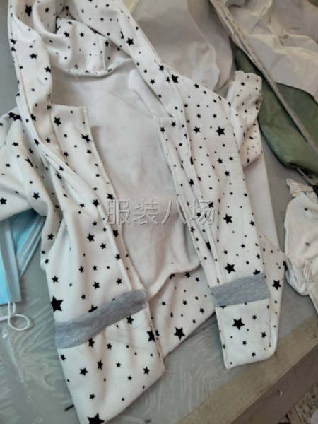 小作坊承接中道加工，主做网批货，简单版时装类，缝订多的产品-第3张图片