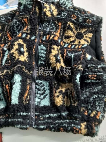 小作坊承接中道加工，主做网批货，简单版时装类，缝订多的产品-第4张图片