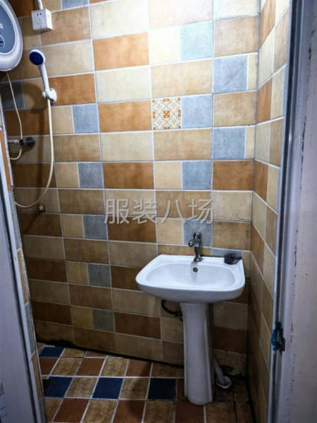 一楼单人间出租独立卫生间有空调热水器光线好通风-第3张图片