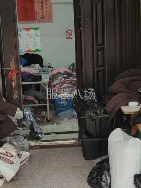 两层房屋出租  一楼加工  二楼住人  停车方便-第1张图片