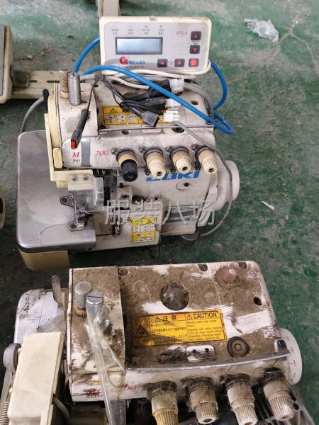 调同行一共14台锁边机，里面有6714和6716，价格可聊-第4张图片