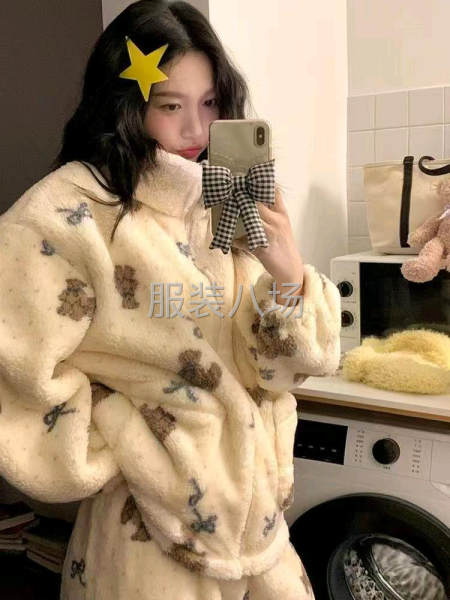 本厂承接开胸绒套装，圆领和连体绒套，-第1张图片