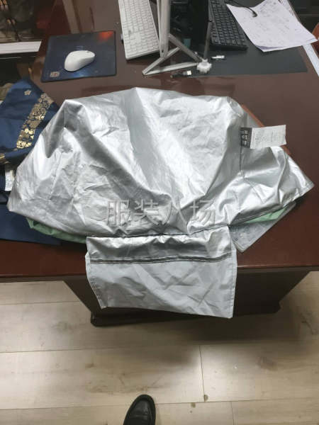 手提袋,請(qǐng)加工，上面有三對(duì)扣子，4個(gè)套結(jié)。要有刀車(chē)和套結(jié)才能-第3張圖片