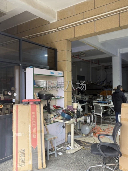 一楼大厅，房间有32。房间几个都可以-第4张图片