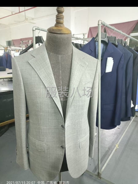 承接男女西服大衣及各种样衣-第2张图片
