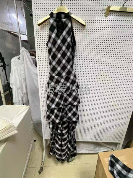 尋2到5人加工廠或夫妻作坊長期合作，半身裙，價格美麗，毛貨勿-第3張圖片