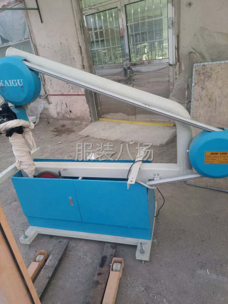 服装厂处理，CAD，带子锯，案板，锅炉烫台，割沿子机等-第2张图片