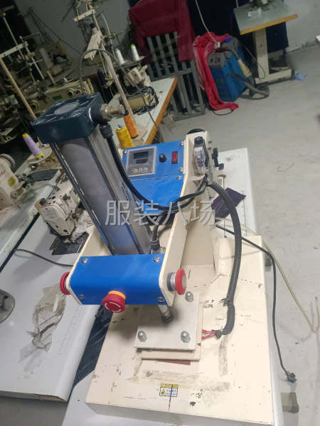 服装厂处理，CAD，带子锯，案板，锅炉烫台，割沿子机等-第3张图片