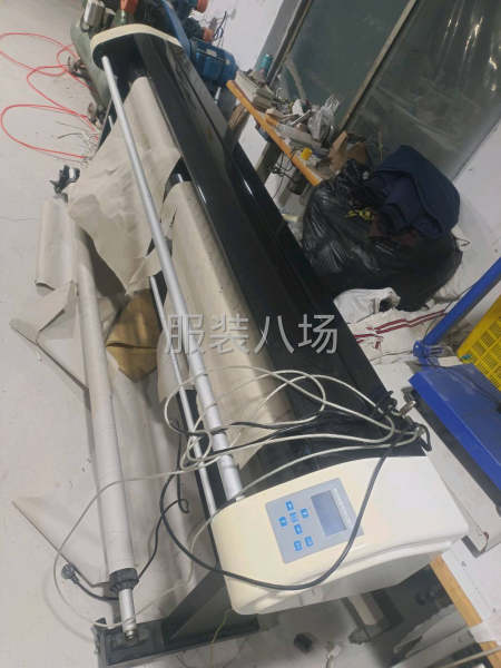 服装厂处理，CAD，带子锯，案板，锅炉烫台，割沿子机等-第1张图片