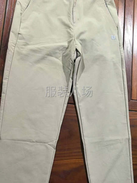 簡(jiǎn)易款褲子。-第1張圖片