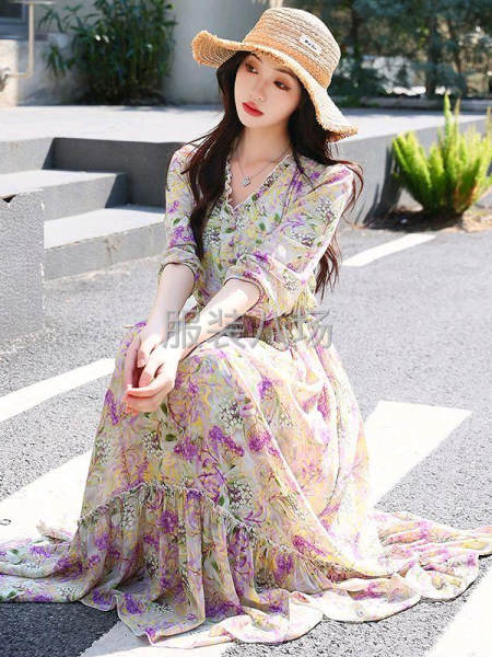 小订单，连衣裙，风衣，尼大衣-第1张图片