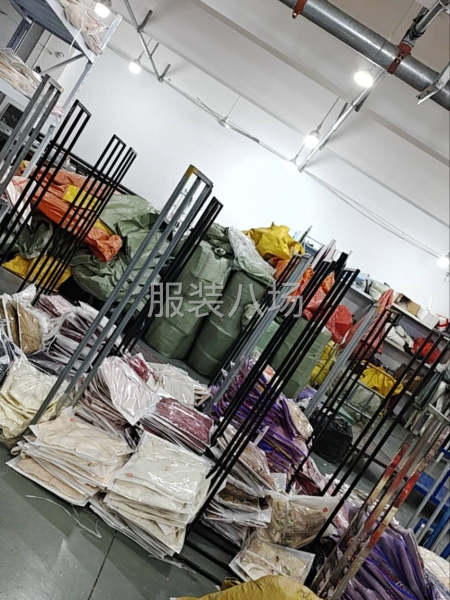 样衣工男性-第1张图片