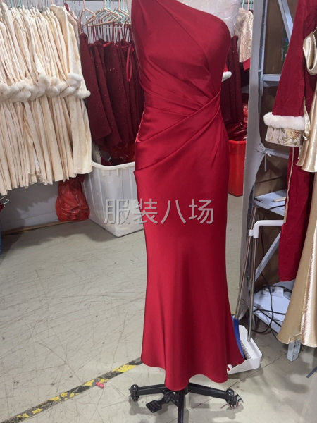 计件，包吃住，买社保，要服从管理-第1张图片