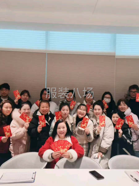 上六休一早八到晚上六点半熟手保底五千学徒保底四千五-第1张图片