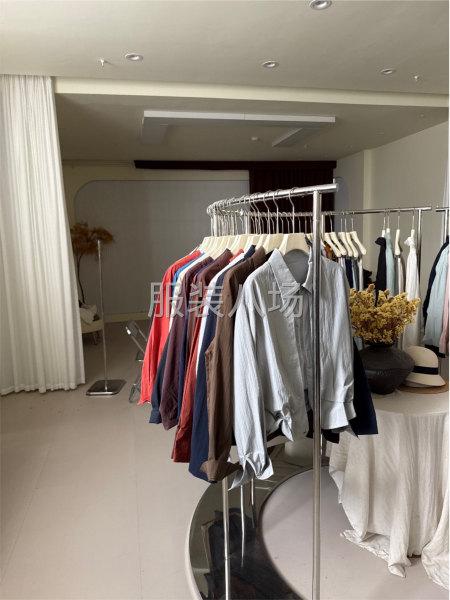 女装公司招聘打版师一名 要求会做样衣-第1张图片