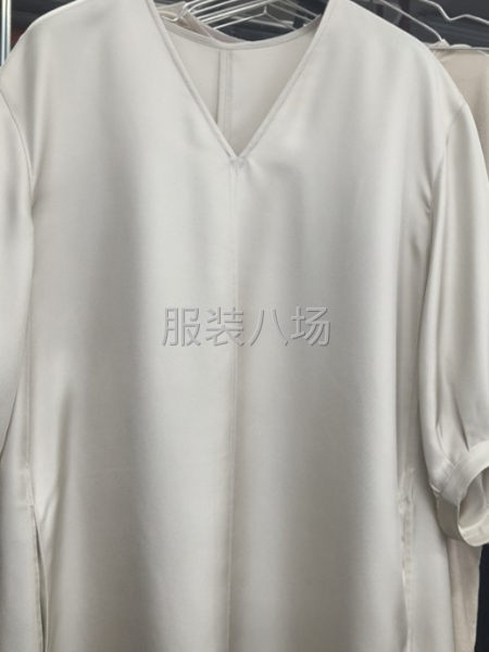 按工艺制单及参考样品进行制作每一件产品-第2张图片