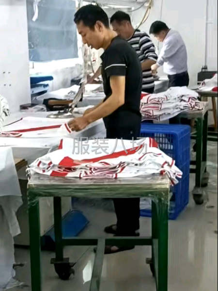 常年生产圆领衫，卫衣，校服套装，货源稳定，工资按时发放-第3张图片