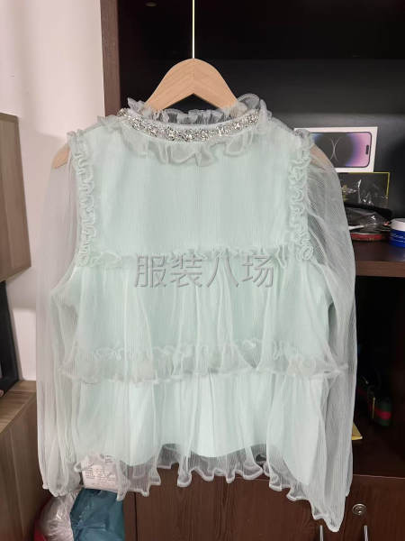 抖音单(女装时装衬衫)单款200--1500)件-第1张图片