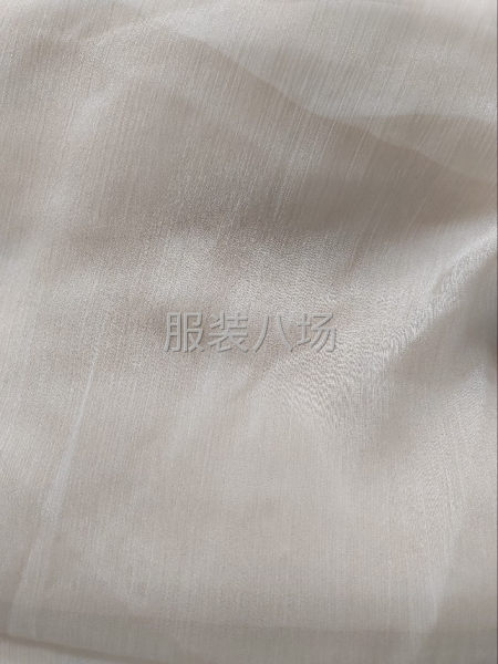 招服装车位工-第1张图片