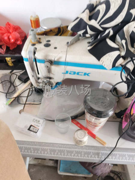 2臺(tái)平車，一臺(tái)杰克，一臺(tái)布魯斯，一臺(tái)拷邊機(jī)，打包3000元-第1張圖片