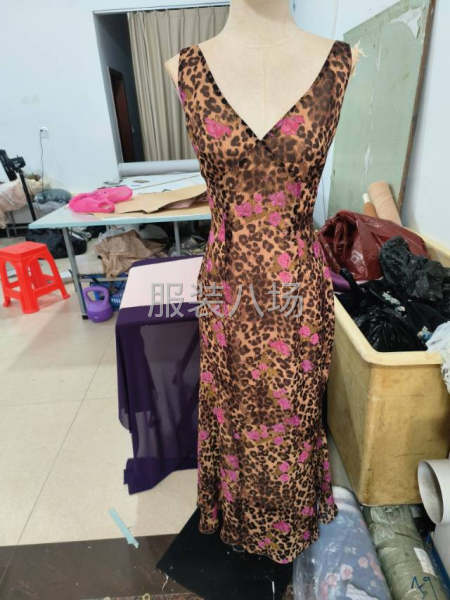 主要以連衣裙，旗袍小燙，主要是開縫，燙欠條，工藝簡單易上手-第2張圖片