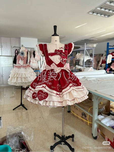 專業(yè)的高品質(zhì)設(shè)計(jì)款服裝工廠-第1張圖片