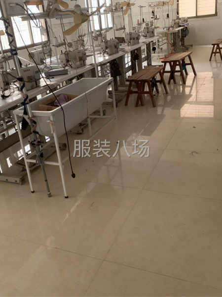 有平车十几台缝车六台，坎车双针打阻车………裁床和烫床都有-第1张图片