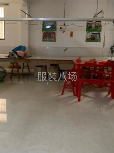 有平车十几台缝车六台，坎车双针打阻车………裁床和烫床都有-第4张图片