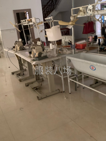 有平车十几台缝车六台，坎车双针打阻车………裁床和烫床都有-第2张图片