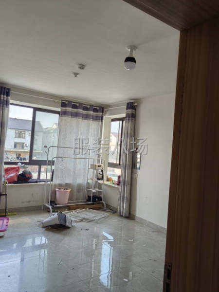 房间大，有一间主卧-第1张图片