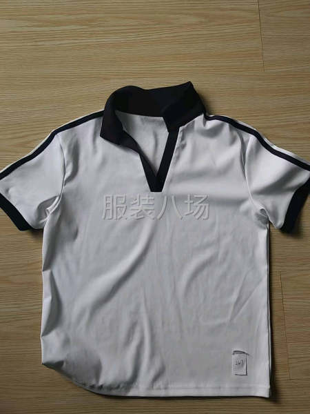 市场女装短袖，简单款复杂款都有-第5张图片