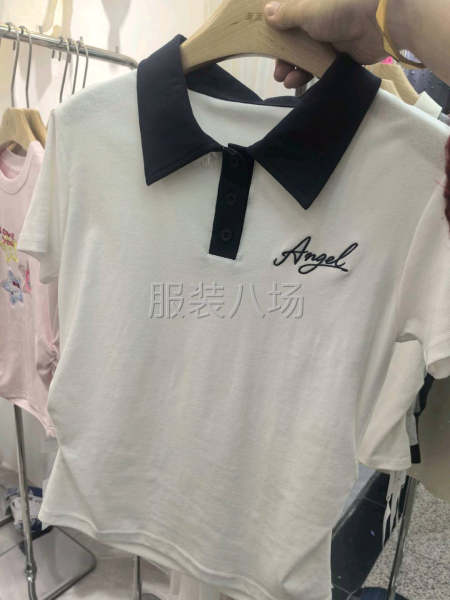 市场女装短袖，简单款复杂款都有-第2张图片