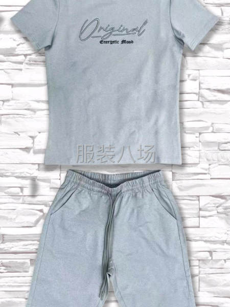 夹心棉针织提花，男装和童装套装，圆领配长裤和短裤各一半。-第2张图片