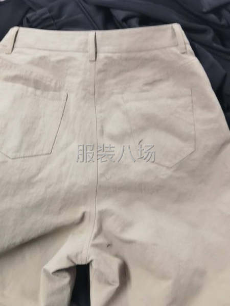 招熟练的整件裤子车位针织衫车位-第1张图片