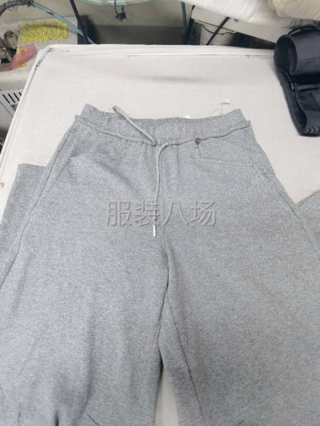 招熟练的整件裤子车位针织衫车位-第2张图片