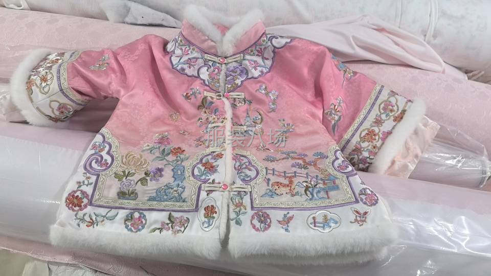 服装后道工作，剪线毛，挂吊牌，查货，包装-第5张图片