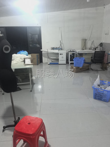 两台杰克A4  一台布鲁斯坦克4000美机拷边机-第1张图片