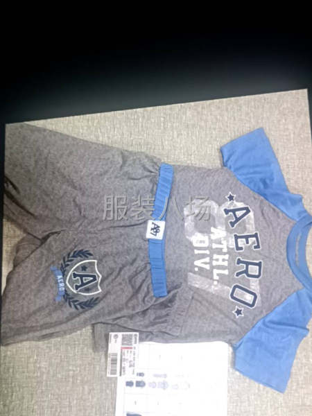 童装插肩袖-第1张图片