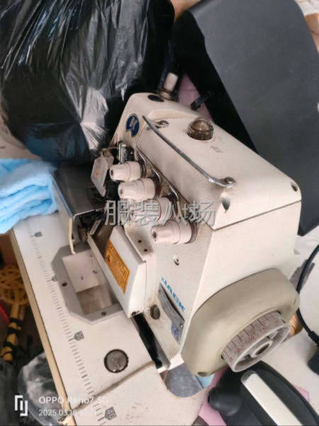 一台自动剪线绷缝机，一台五线锁边机转让-第2张图片
