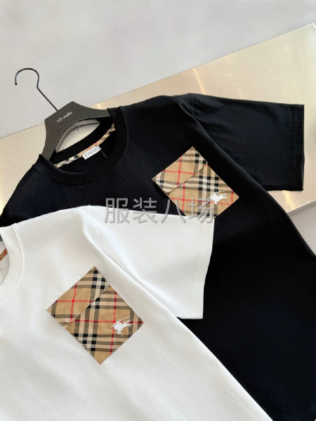 Burberry巴宝莉26早春格纹口袋圆领短袖-第9张图片