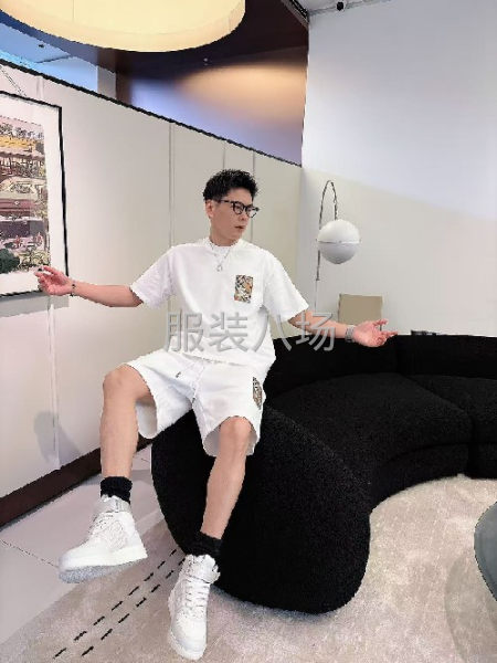 Burberry巴宝莉26早春格纹口袋圆领短袖-第3张图片