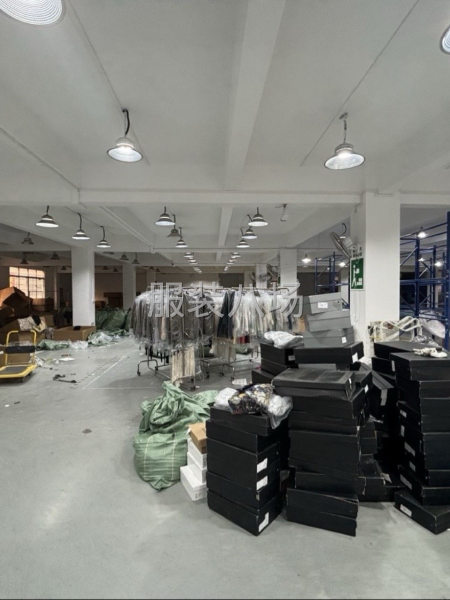 大石工业园2楼1470平方，现成水电装修，即租即用。-第4张图片