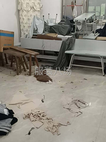 有房出租，一楼车间可座2--6人，二楼两间住房，可做服装加工-第1张图片