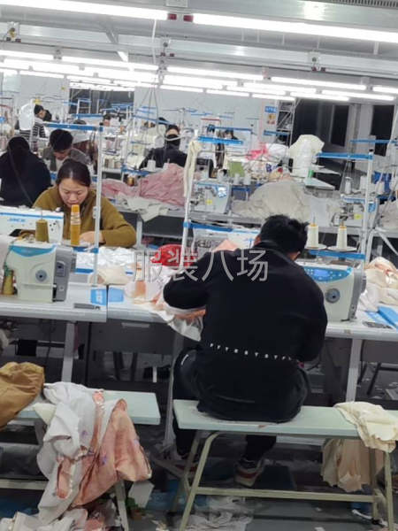 招整件车位。款式简单，量大。货源长期稳定。-第1张图片