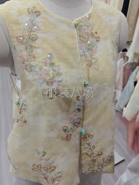 招整件车位。款式简单，量大。货源长期稳定。-第2张图片