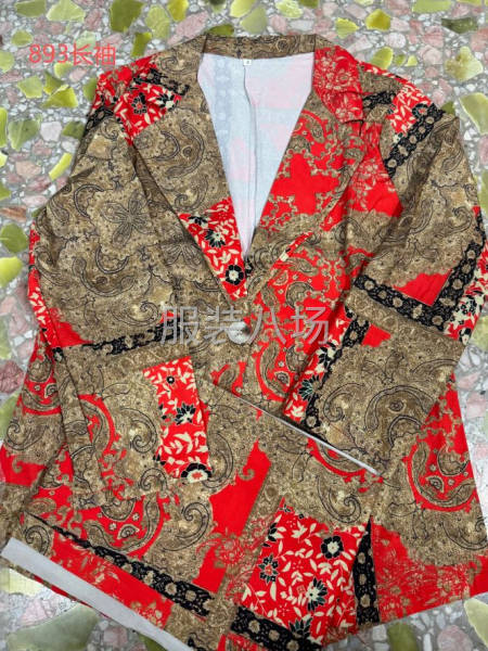 基本一年都不会断货，都是做这种小西装-第1张图片