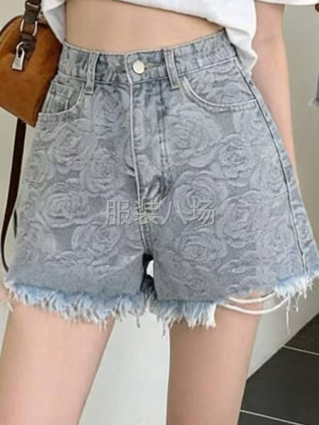 阔腿牛仔短裤-第1张图片